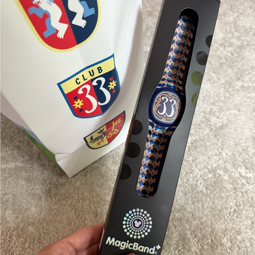 Disneyland Club 33 rare MagicBand - NWT